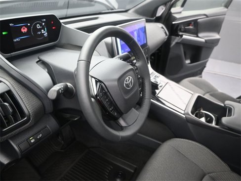 Used 2025 Toyota bZ4X AWD image 4