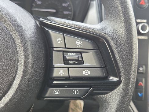 Certified 2024 Subaru Crosstrek 2.0i image 11
