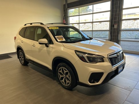 Used 2021 Subaru Forester Premium image 2