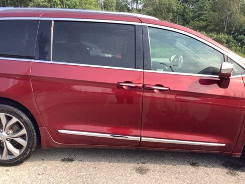 Used 2020 Chrysler Pacifica Limited w/ Tire & Wheel Group image 7