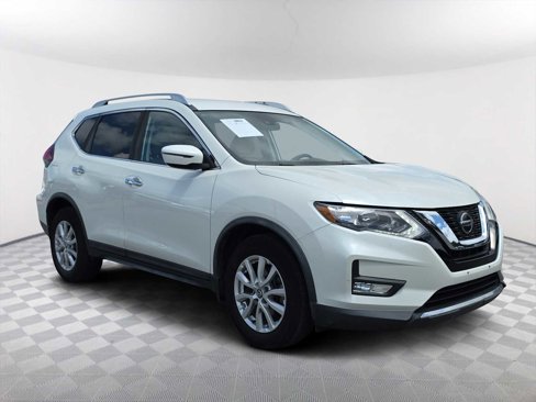 Used 2019 Nissan Rogue SV image 1