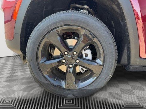 New 2025 Jeep Grand Cherokee Altitude image 14