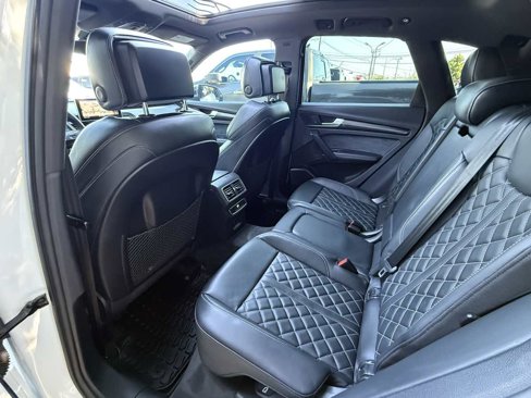 Used 2018 Audi SQ5 Premium Plus w/ Navigation Package image 11