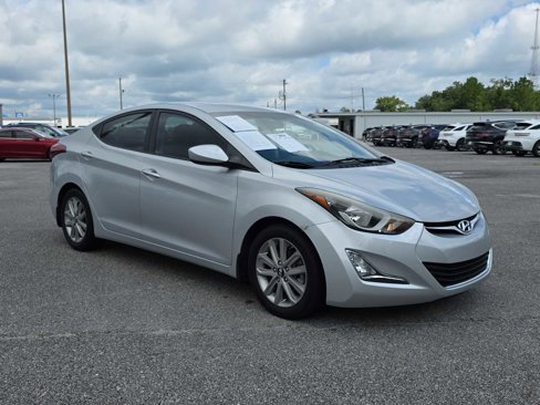 Used 2015 Hyundai Elantra SE w/ Option Group 02 image 2