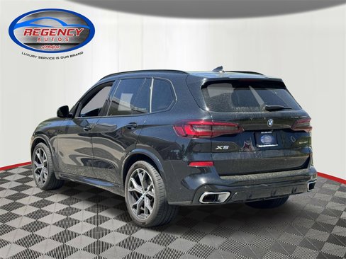 Used 2021 BMW X5 xDrive40i w/ M Sport Package image 4