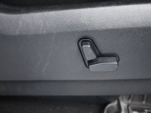 Used 2015 Chrysler Town & Country Touring-L w/ Driver Convenience Group image 57