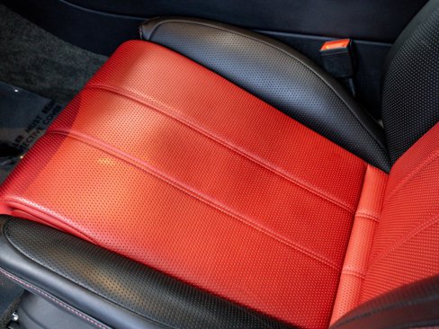 Certified 2022 Bentley Bentayga image 19