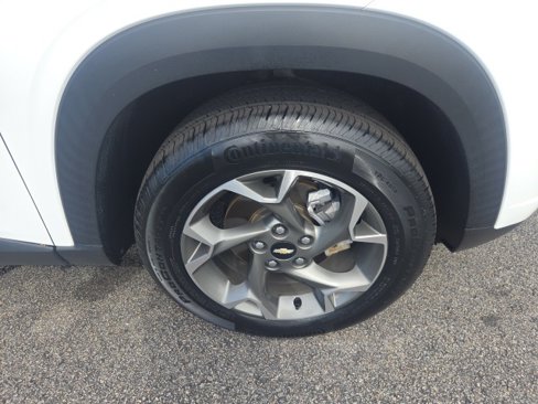 Used 2024 Chevrolet Trax LT image 7