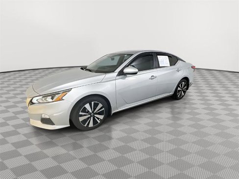 Certified 2023 Nissan Sentra SV w/ All-Weather Package image 4