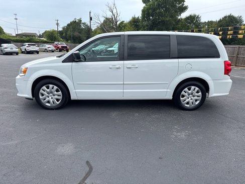Used 2017 Dodge Grand Caravan SE w/ Power Window Group image 2