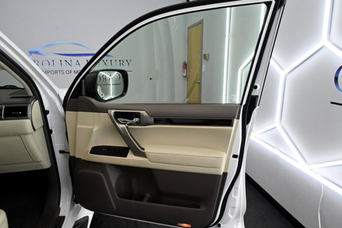 Used 2017 Lexus GX 460 Luxury w/ Preferred Accessory Package image 19