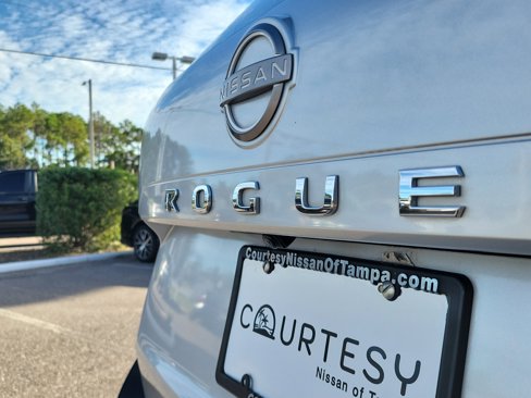 Certified 2022 Nissan Rogue SV image 8