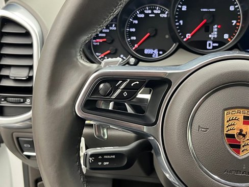 Used 2017 Porsche Cayenne Platinum Edition image 13