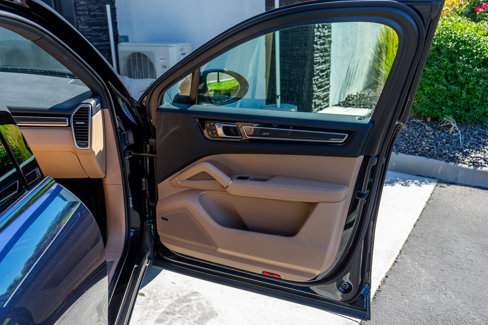 Used 2022 Porsche Cayenne S image 42
