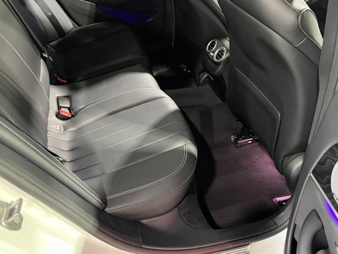 Used 2017 Mercedes-Benz E 300 4MATIC image 35