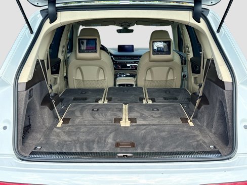 Used 2018 Audi Q7 3.0T Prestige w/ Prestige Package image 28
