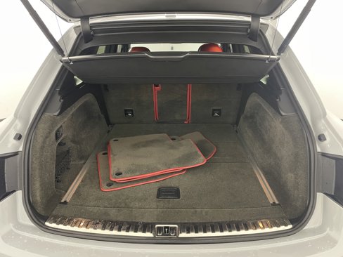 Used 2019 Bentley Bentayga image 19