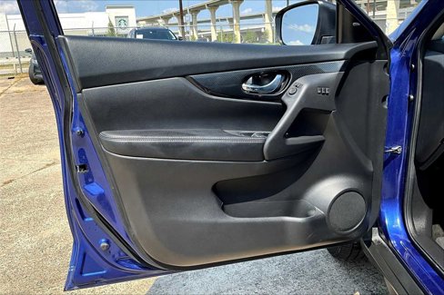 Used 2018 Nissan Rogue SL image 19