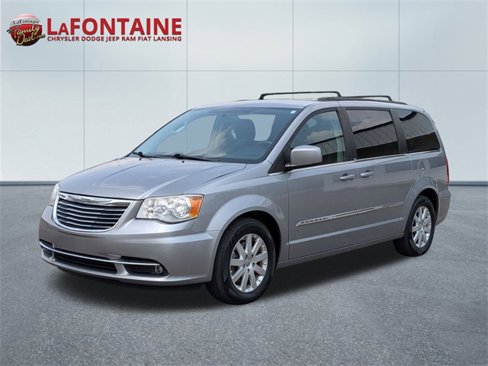 Used 2014 Chrysler Town & Country Touring image 1