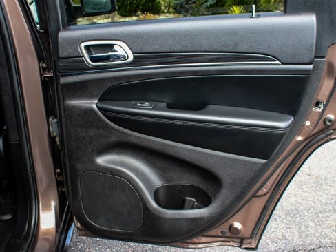 Used 2021 Jeep Grand Cherokee Limited image 12