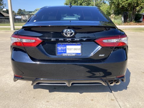 Used 2019 Toyota Camry SE image 6