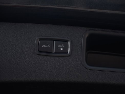 Certified 2025 Porsche Macan image 21