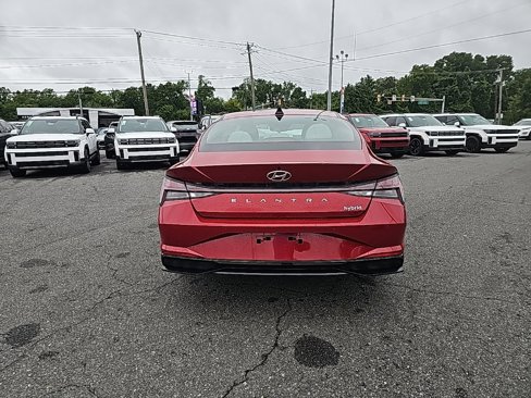 Used 2022 Hyundai Elantra Limited w/ Cargo Package image 6