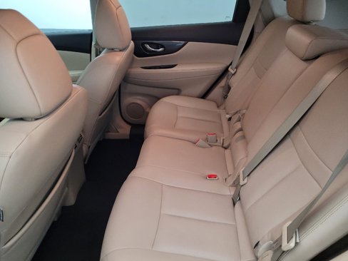 Used 2016 Nissan Rogue SL image 18