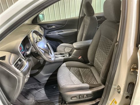 Used 2020 Chevrolet Equinox LT image 18