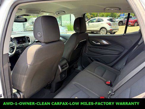 Used 2024 GMC Terrain SLE image 11