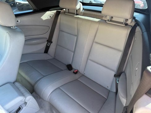Used 2010 BMW 135i Convertible image 12