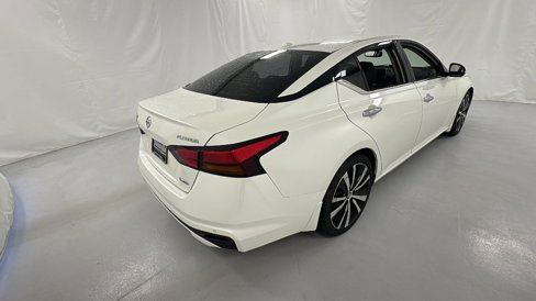 Used 2020 Nissan Altima 2.0 Platinum image 3