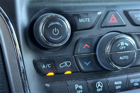 Used 2018 Jeep Grand Cherokee Limited image 29