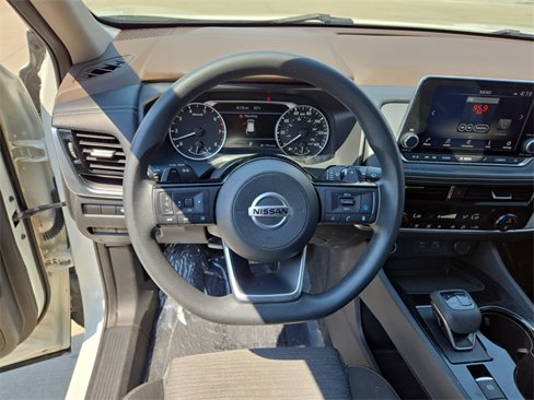 Used 2021 Nissan Rogue SV image 29