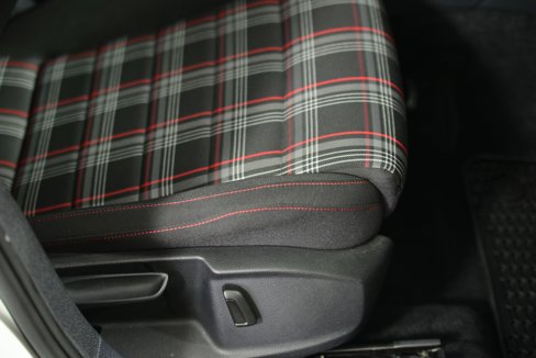 Used 2019 Volkswagen Golf S image 20