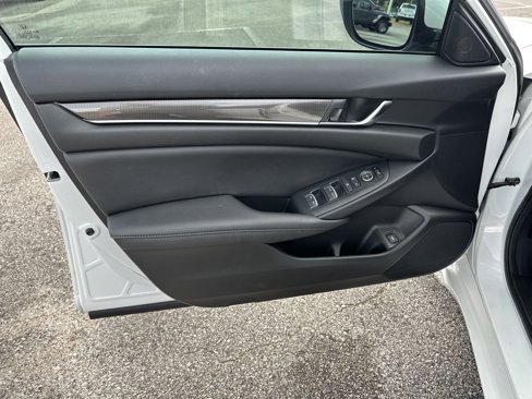 Used 2020 Honda Accord Sport image 11