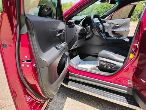 Used 2022 Toyota Venza Limited image 7