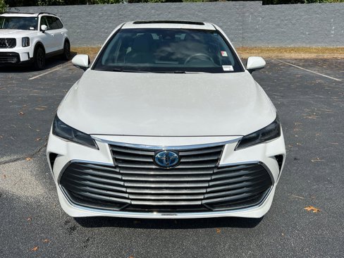 Used 2019 Toyota Avalon Limited image 3