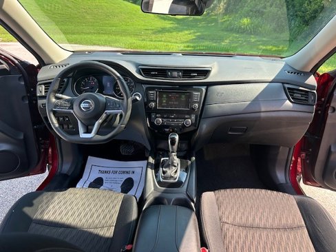 Used 2019 Nissan Rogue SV w/ Premium Package image 15