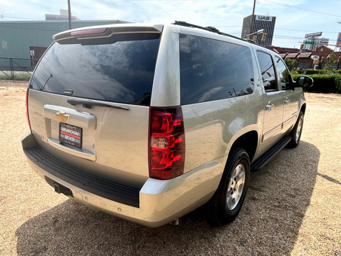 Used 2014 Chevrolet Suburban LT image 9