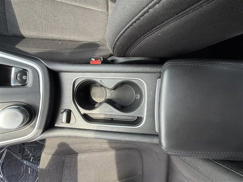 Used 2015 Chrysler 200 Limited image 25