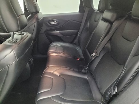 Used 2020 Jeep Cherokee Latitude Plus w/ Cold Weather Group image 18