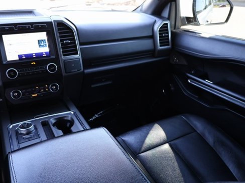 Used 2021 Ford Expedition XLT image 12