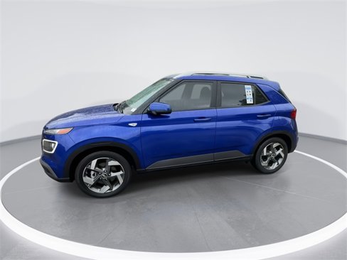 Used 2024 Hyundai Venue Limited image 5