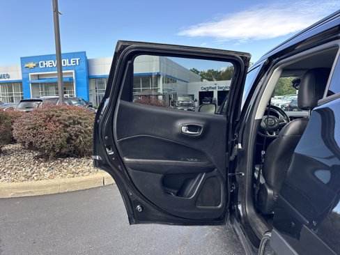 Used 2018 Jeep Compass Limited w/ Navigation Group image 30