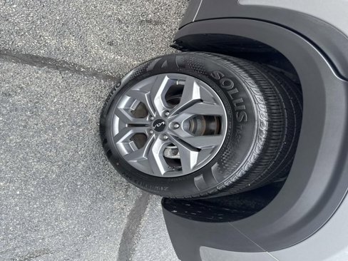 Used 2024 Kia Seltos LX image 13