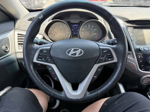 Used 2013 Hyundai Veloster w/ Style Pkg image 20