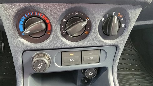 Used 2010 Ford Transit Connect XLT image 24
