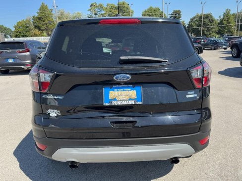 Used 2017 Ford Escape SE w/ SE Cold Weather Package image 4