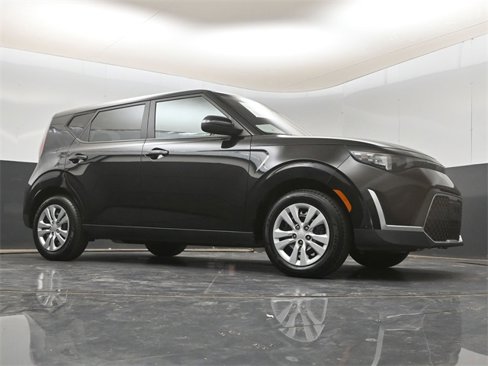 Used 2023 Kia Soul LX image 13